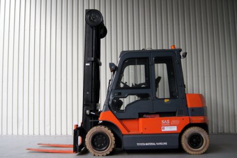 Toyota - 7 FBMF 50