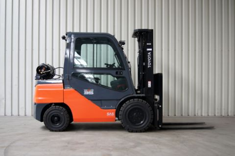 Toyota - 02-8FGJF 35