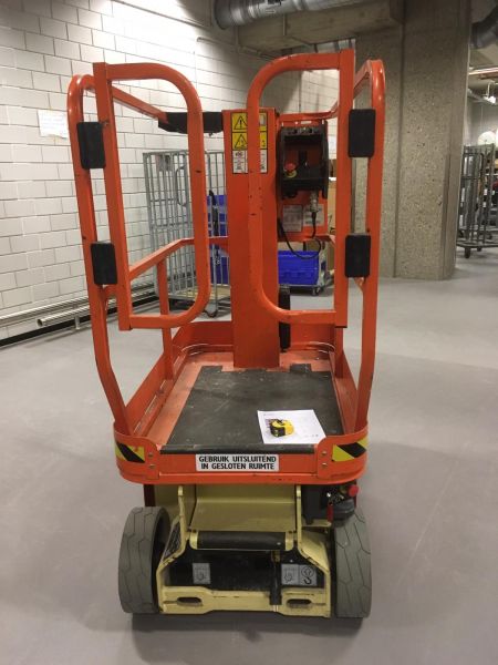 JLG - 1230ES